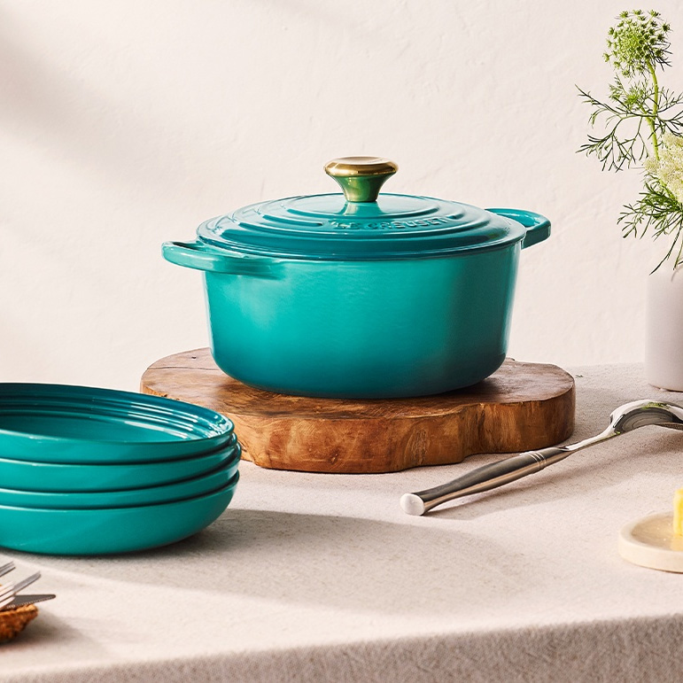 Bleu Riviera: новый цвет в палитре Le Creuset